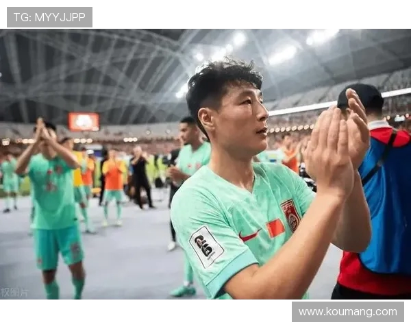 张琳芃用坚韧与激情诠释中国足球精神展现新时代球员榜样力量 张琳芃用坚韧与激情诠释中国足球精神展现新时代球员榜样力量