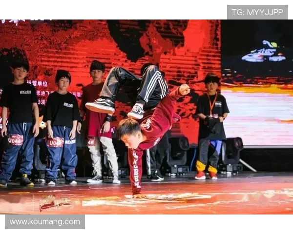 全国街舞大赛点评成都攀岩队技术表现引发热议与关注