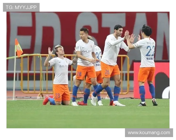 周伟独家解析足球技巧与战术分享助你提升球场表现