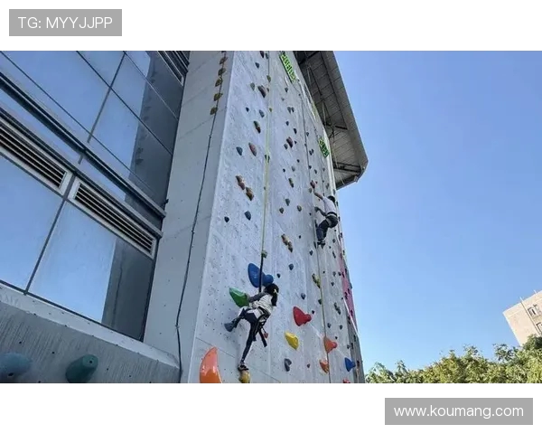 广州攀岩队在极限运动会中的灵活性表现分析与点评 广州攀岩队在极限运动会中的灵活性表现分析与点评