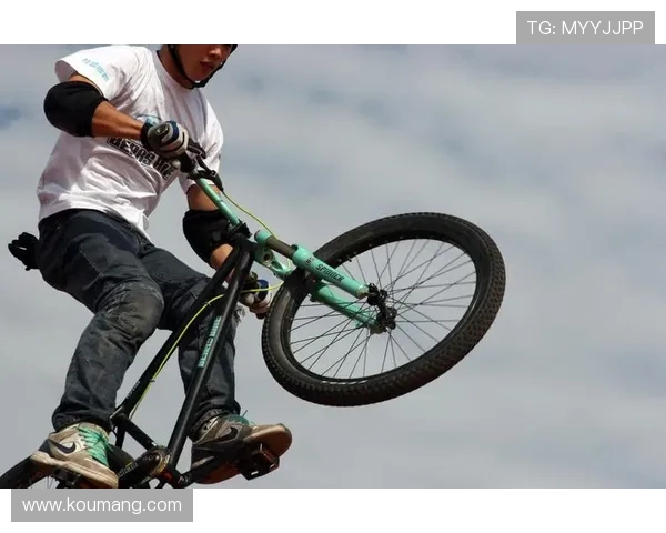 深圳与上海极限运动队赛后复盘分析团队配合与战术执行的关键因素