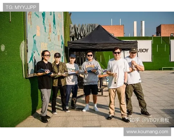 滑板之舞:深入探讨上海滑板队的默契与团队精神 滑板之舞:深入探讨上海滑板队的默契与团队精神